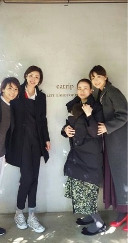 この日ご一緒した みなさまと♡
次回が待ち遠しく会うのがいつも楽しみでたまらないメンバーです。