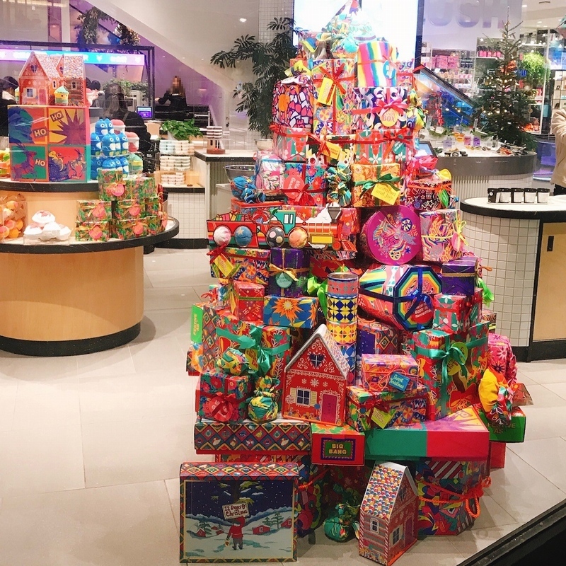 LUSH新宿店の1階はクリスマスムード