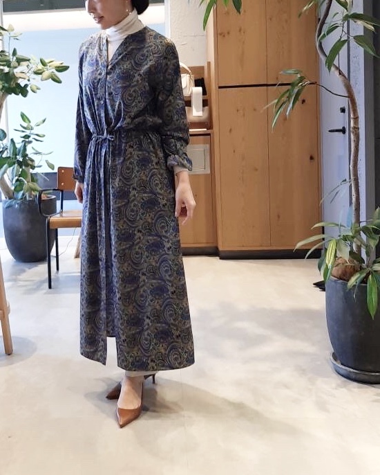 柄ワンピがシックに大人っぽく着られました。・ペイズリー柄ワンピース(BLUE/TALL)
・カシミア混タートルネックニット(WHITE/M)・ダブルクロスセンタープレスパンツ(L.GRAY/M)