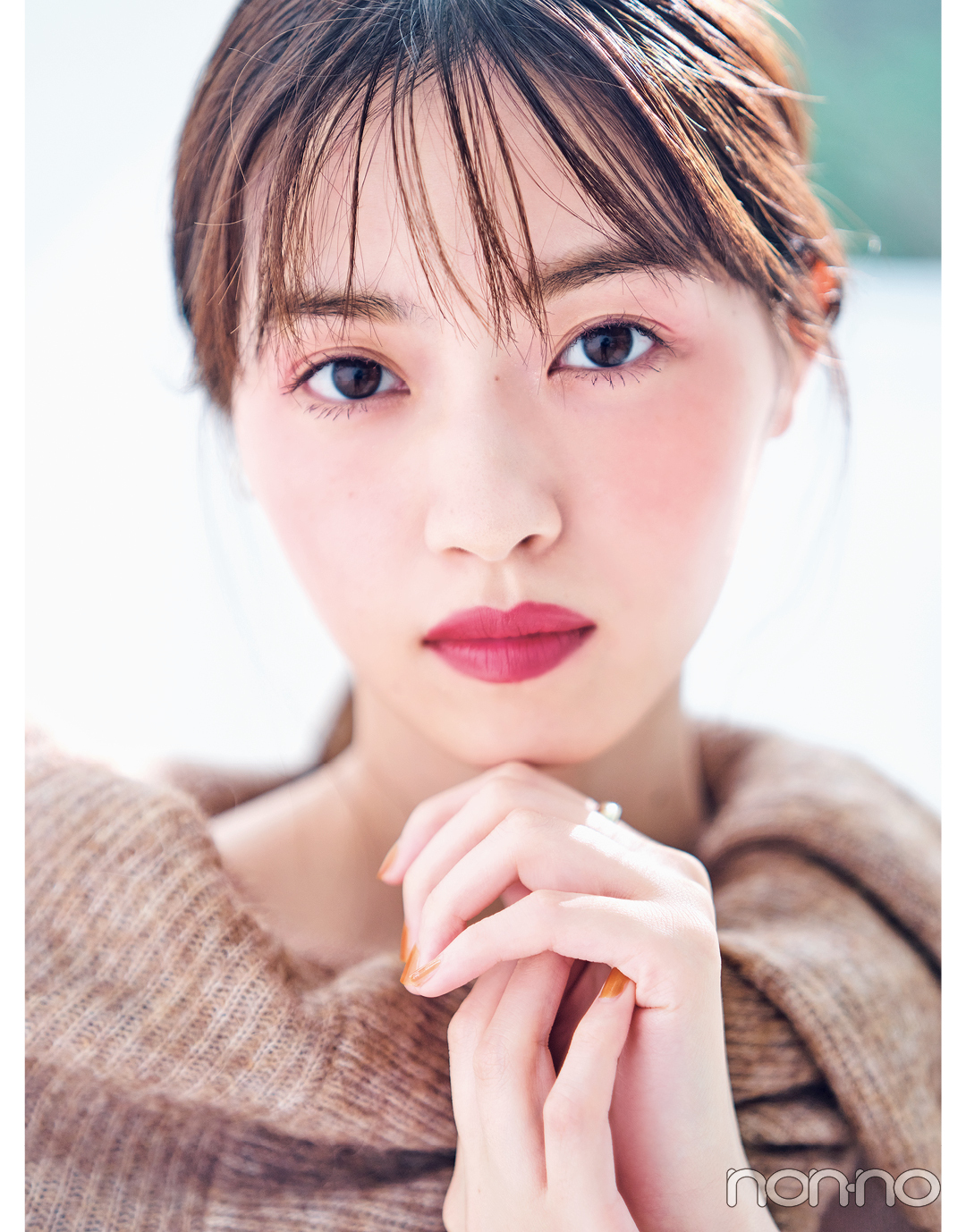 西野七瀬の春新作コスメ22 Rmkのマルチに使えるカラースティックで春メイク Non No Web ファッション 美容 モデル情報を毎日お届け