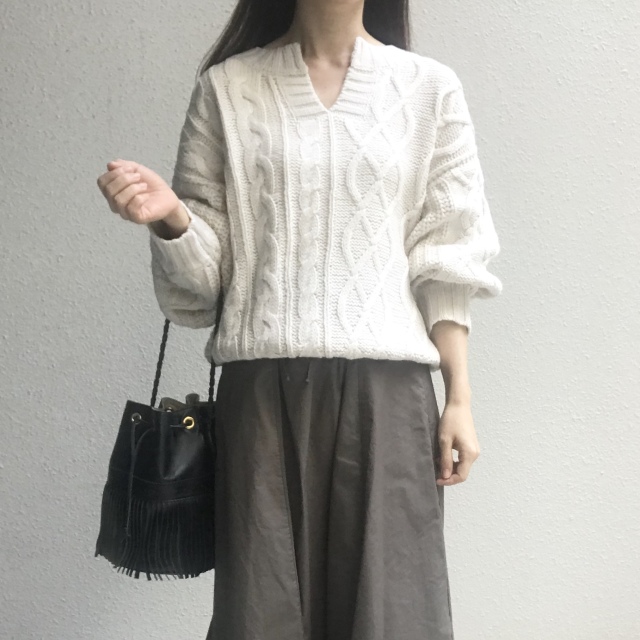 アウター要らずの今だからこそ ざっくりニットが主役です ファッション誌marisol マリソル Online 40代をもっとキレイに 女っぷり上々