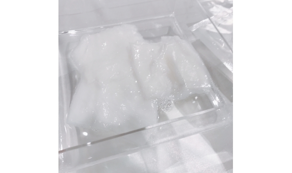 中身はこんなふうに美容液がひたひた!
