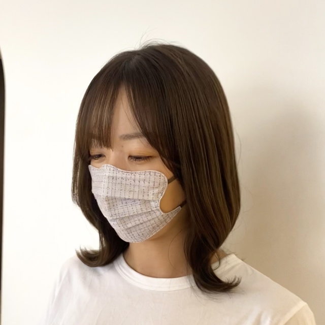 少し透け感のあるアッシュな感じ、伝わるでしょうか