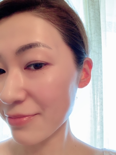 仕上がりはこんな感じで、頬上に艶がでます♪