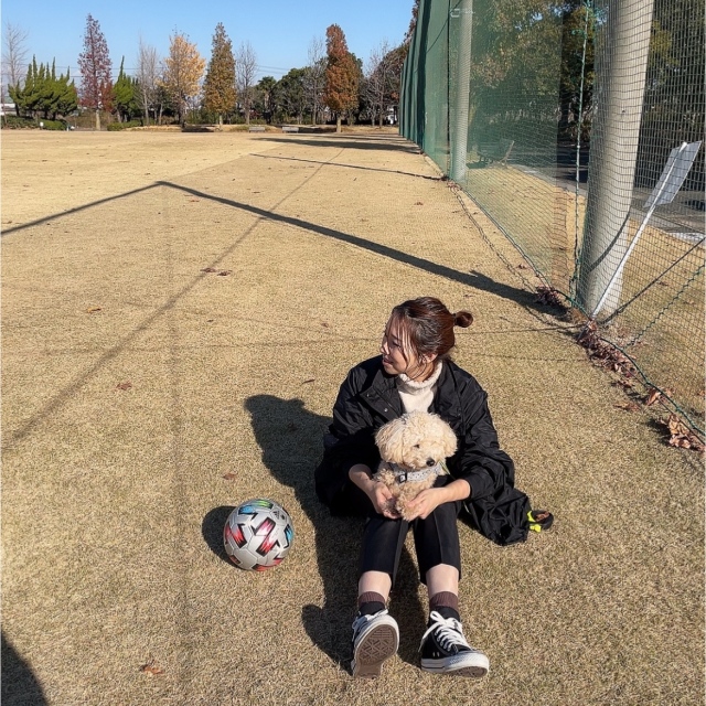 11月。公園コーデ。外に居る時間が長い時は、ヒートテック+厚手のニット。体を動かしたので少し暑いくらいでした。