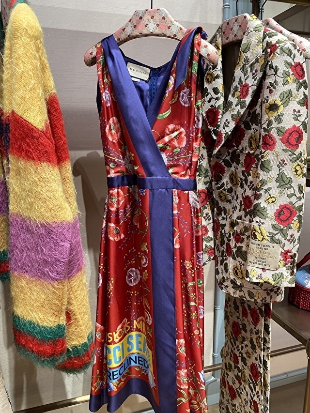 カラフルな洋服もいっぱい!