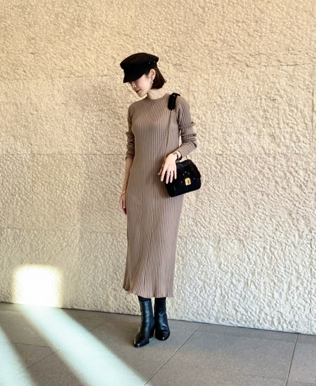 ベージュニットワンピ