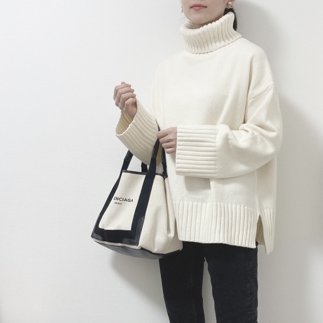 H&Mのニット。 タートルネックセーター