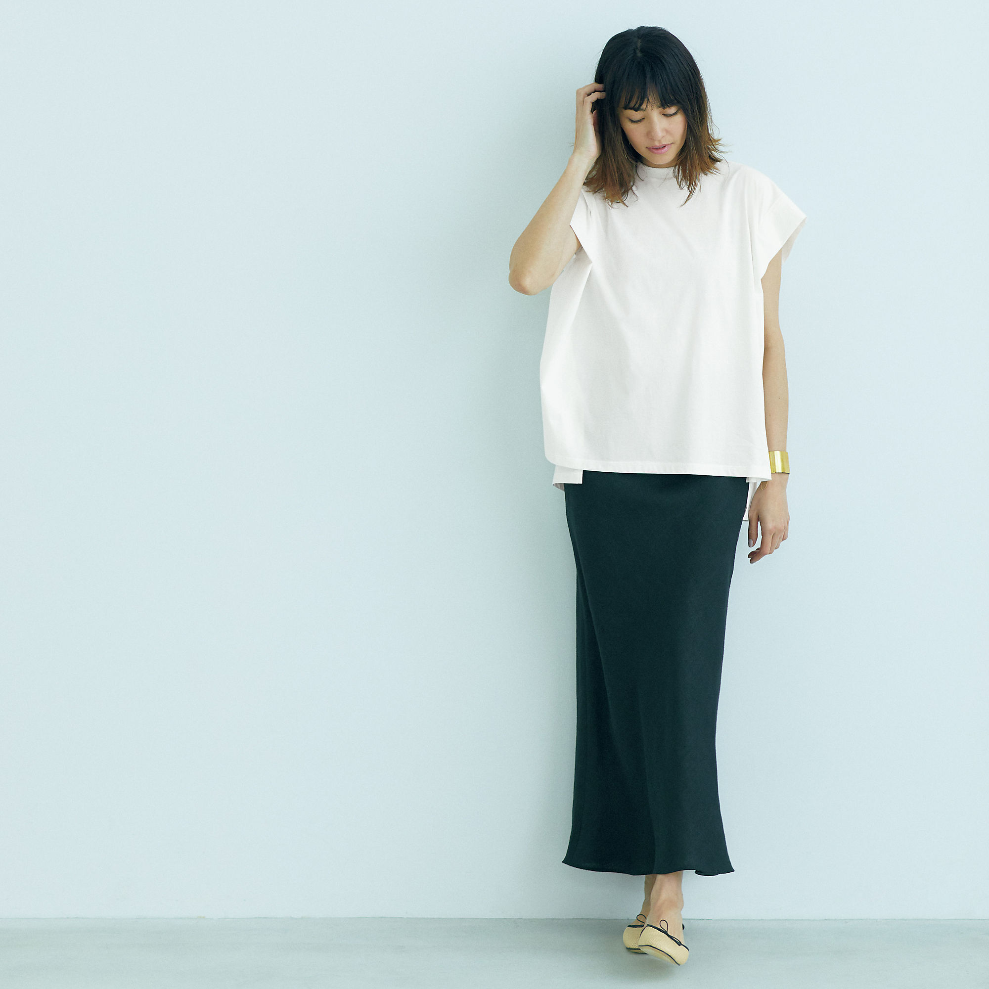 夏はトレンドアイテムですっきり見せ 大人の 着やせルール とは ファッション人気ランキングtop10 Web Eclat 50代女性のためのファッション ビューティ ライフスタイル最新情報