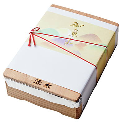 必ず食べたい夏限定の2大名品!“巴裡 小川軒のモモパイ”と“源太萬永堂の水ようかん”_1_2