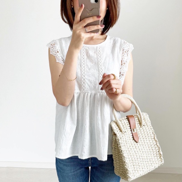 スタイルがよく見える レース袖ブラウス Tomomiyuコーデ ファッション誌marisol マリソル Online 40代をもっとキレイに 女っぷり上々