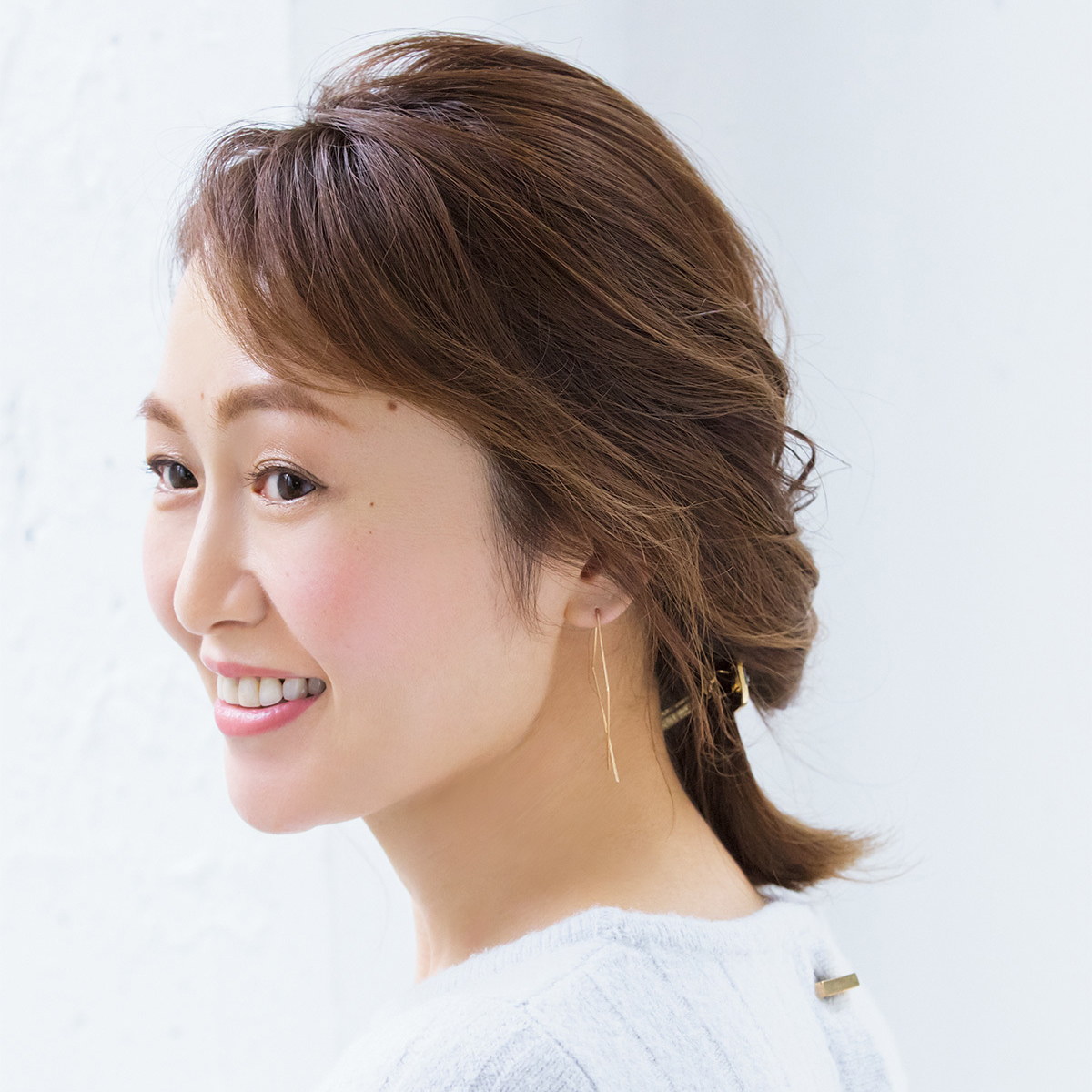 毛先とゆるさが大人可愛い! ボブヘアの「くるりんぱ」アレンジ【40代のヘアアレンジ】_1_1