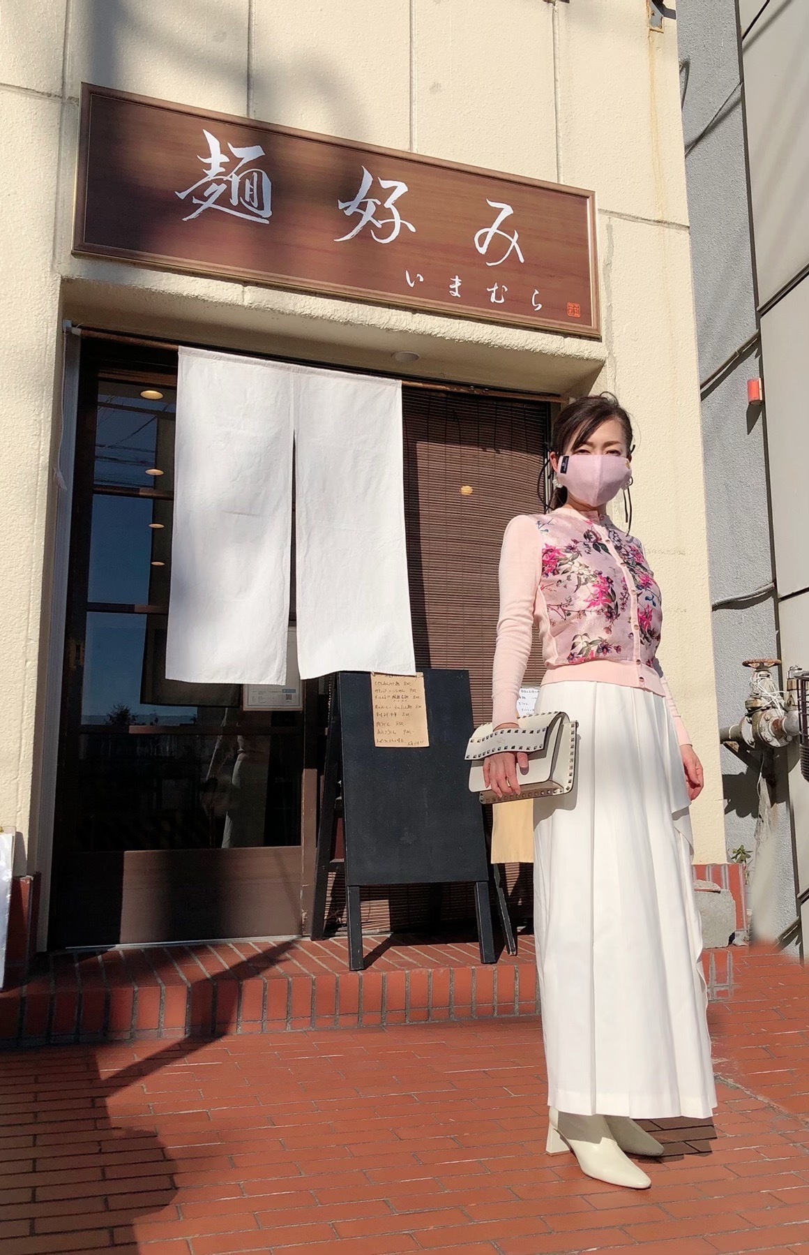 おしゃれが華やぐ 女らしさ格別 大人のスカート コーデ Web Eclat 50代女性のためのファッション ビューティ ライフスタイル最新情報
