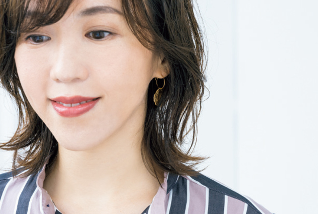 小さくても美しく映える 小さなピアス でマスク映え 人気記事週間ランキングtop10 Web Eclat 50代女性のためのファッション ビューティ ライフスタイル最新情報