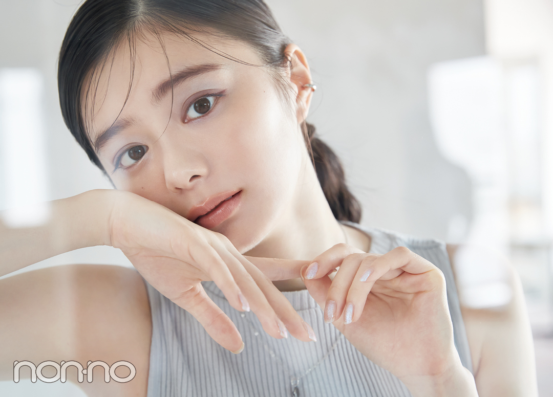 紺野彩夏の透明感フェミニンな彼女の場合。カット2-1