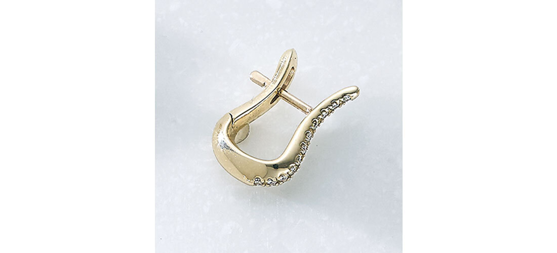 ピアス(片耳)(K10YG×DIA0.07ct)¥68,200/ヒロタカ 東京ミッドタウン店(ヒロタカ)