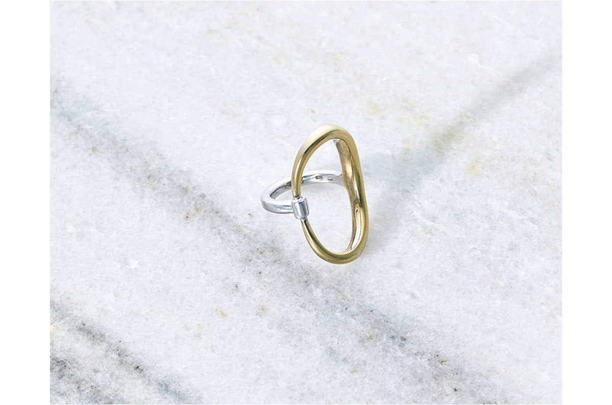 リング(SV×YG)¥69,300/エドストローム オフィス(シャルロット シェネ)