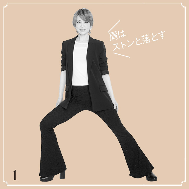 なりきりタカラジェンヌ で 巻き肩 ねこ背 スマホ首 解消 肩甲骨ストレッチ Web Eclat 50代女性のためのファッション ビューティ ライフスタイル最新情報