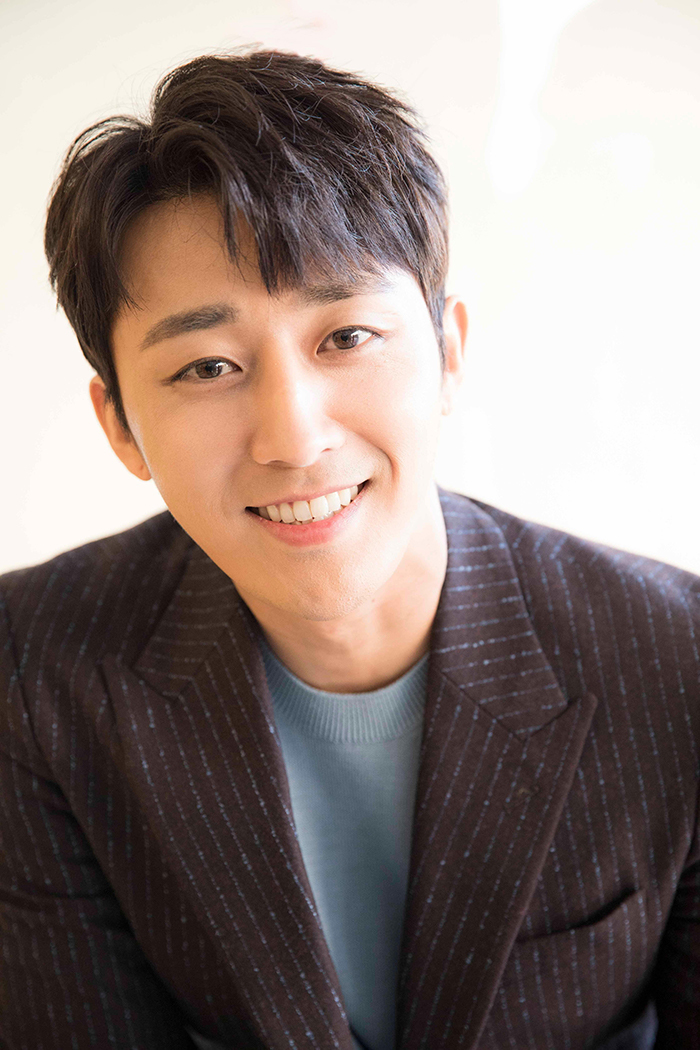 私の後ろにテリウス のソン ホジュンさんが愛される理由 ファッション誌marisol マリソル 40代をもっとキレイに 女っぷり上々