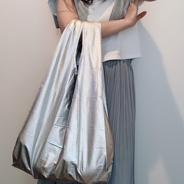 BAGGU メタリックシルバー 折りたたみ ポケッタブル エコバッグ レジ袋