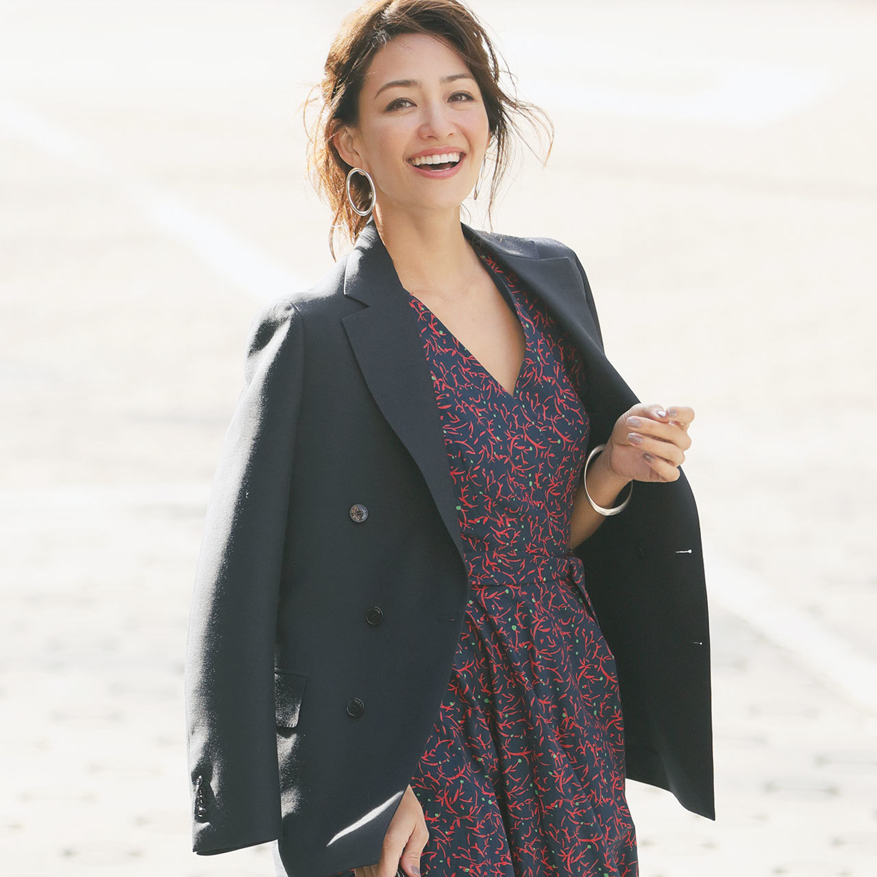 柄ワンピースに初めてトライしたい 大人が素敵に見えるのは ファッション誌marisol マリソル Online 40代をもっとキレイに 女っぷり上々