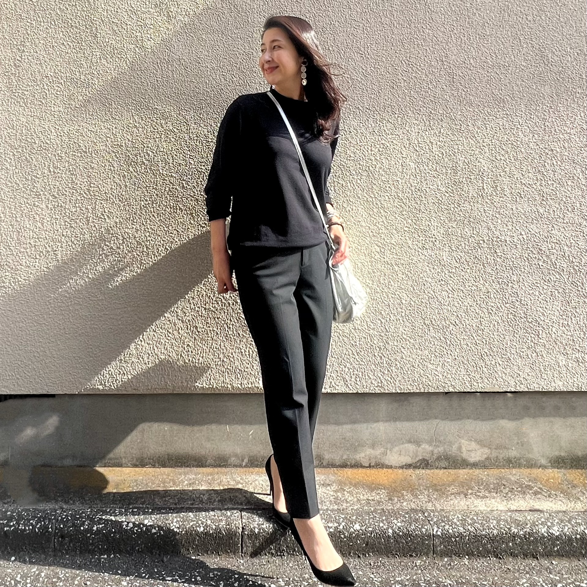 新鮮に着こなす Uniqlo 上も下も黒 のパンツコーディネート 華組 松ヶ崎由紀子のブログ 華組ブログ Web Eclat