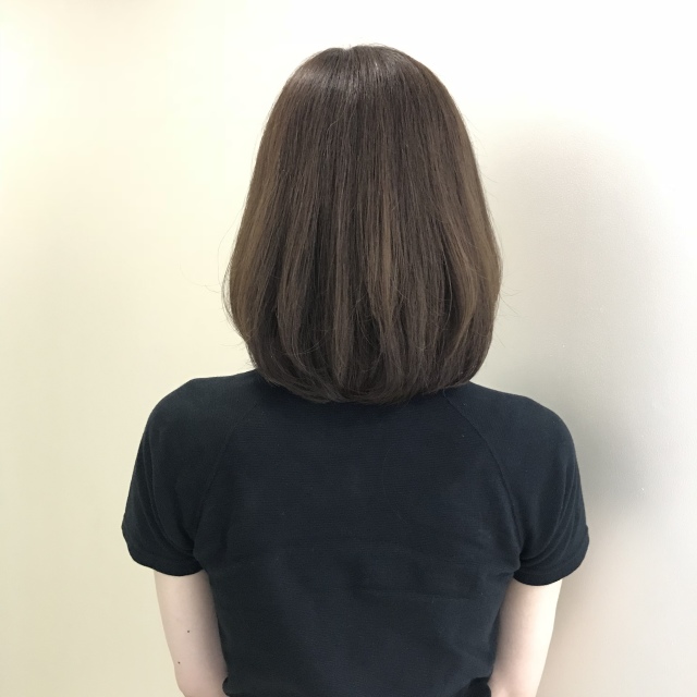 ほんのり巻いて女っぷり上々!秋服にもピッタリなバルーンボブ_1_3