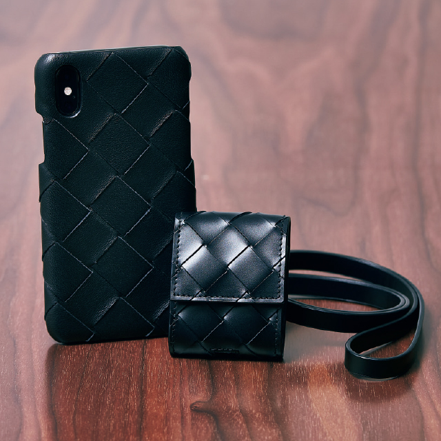 ボッテガ・ヴェネタのiPhoneケースとAirPodsケース