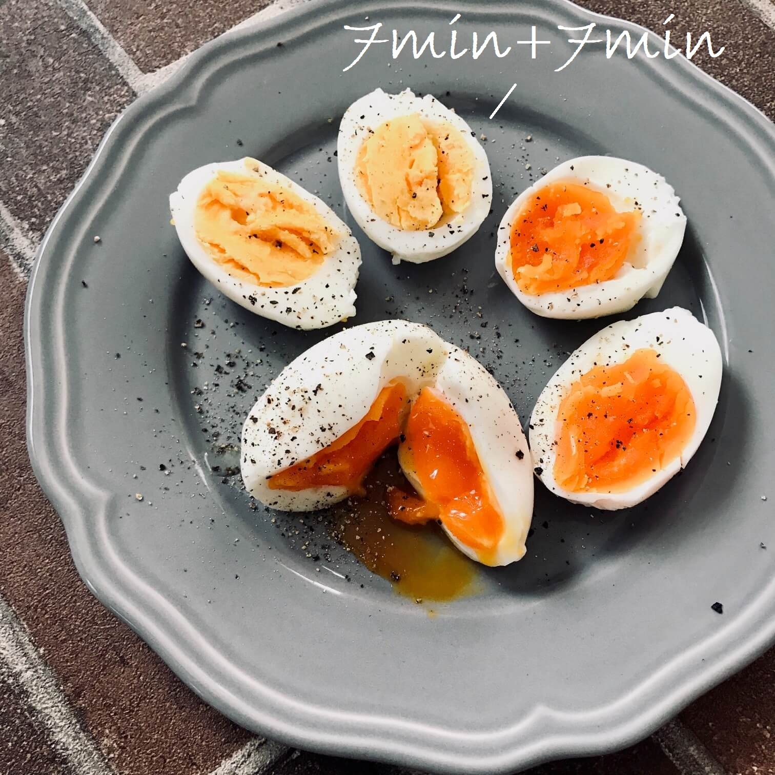 レンジでゆでたまご調理画像