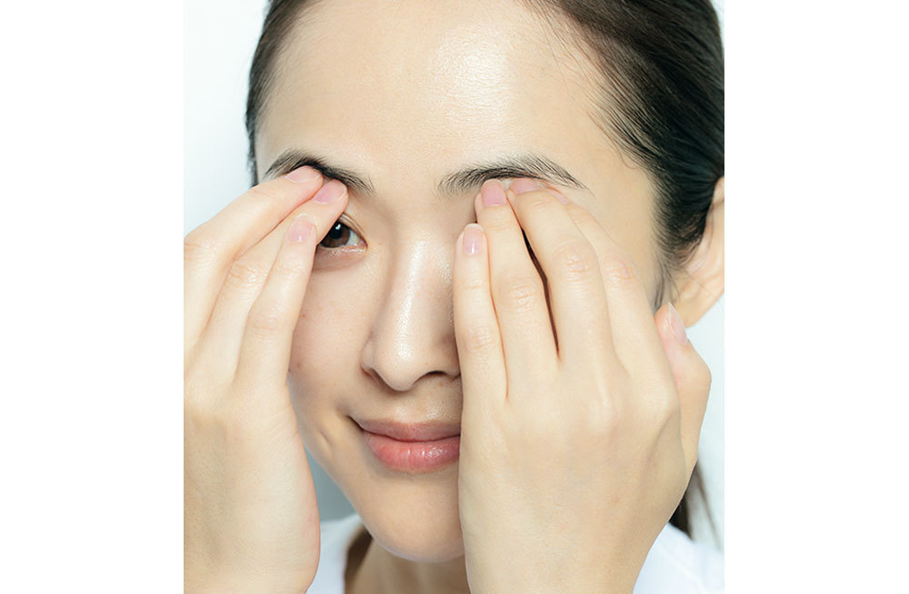 老け見えの原因は目の下の線 今すぐ見直したい目の下のケア 40代のエイジングケア ファッション誌marisol マリソル Online 40代をもっとキレイに 女っぷり上々