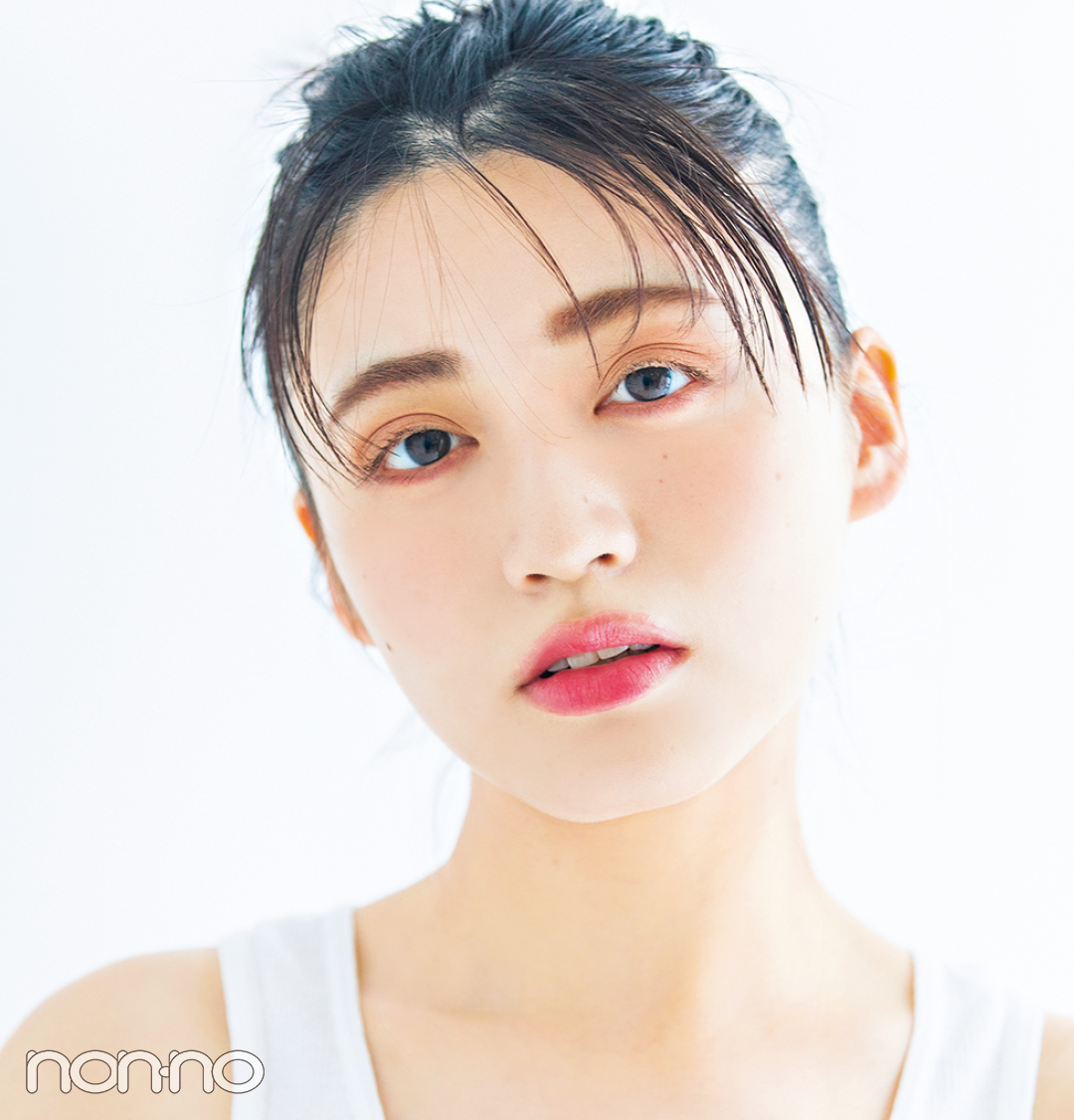 人気Youtuberの「色素薄く見えるヘアメイク」ぜんぶやってみた!_1_6