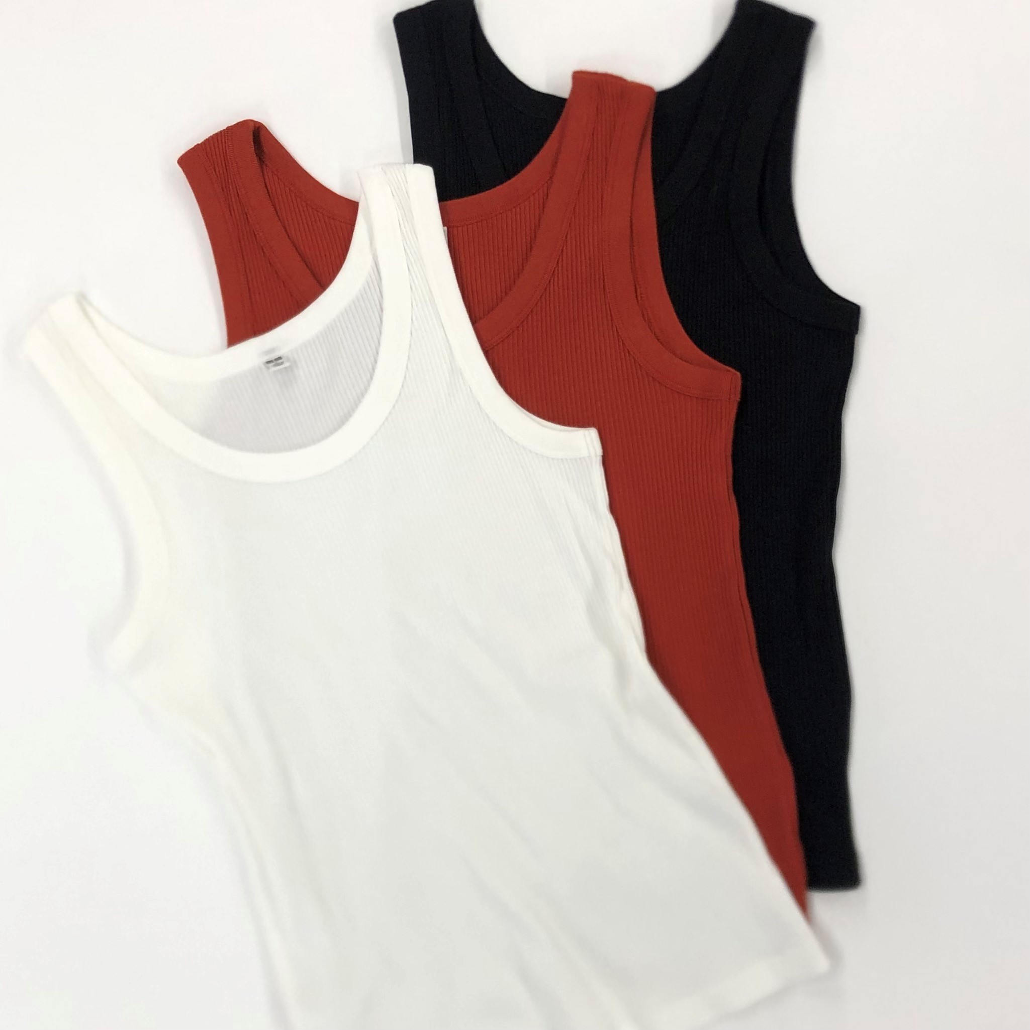 ユニクロ リブタンクトップ 全6色展開