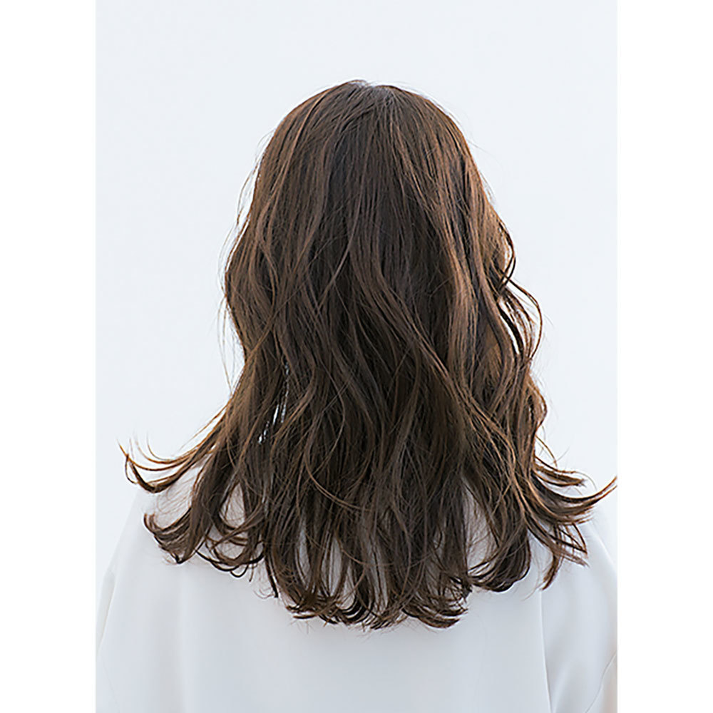 後ろから見た40代に似合う髪型 ロングヘアスタイル人気ランキング2位