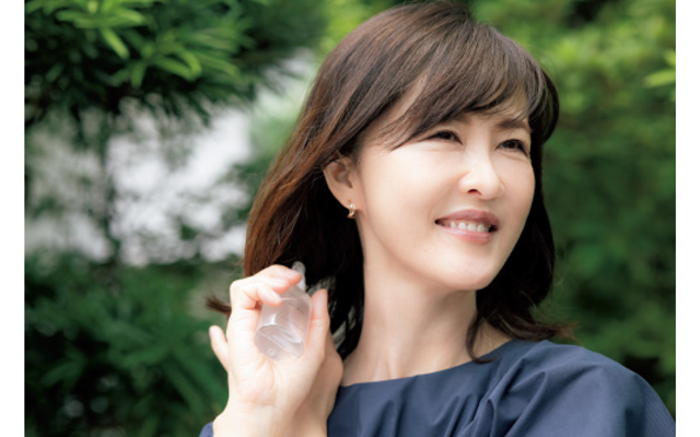 首にも吹きかけ体感温度を下げる