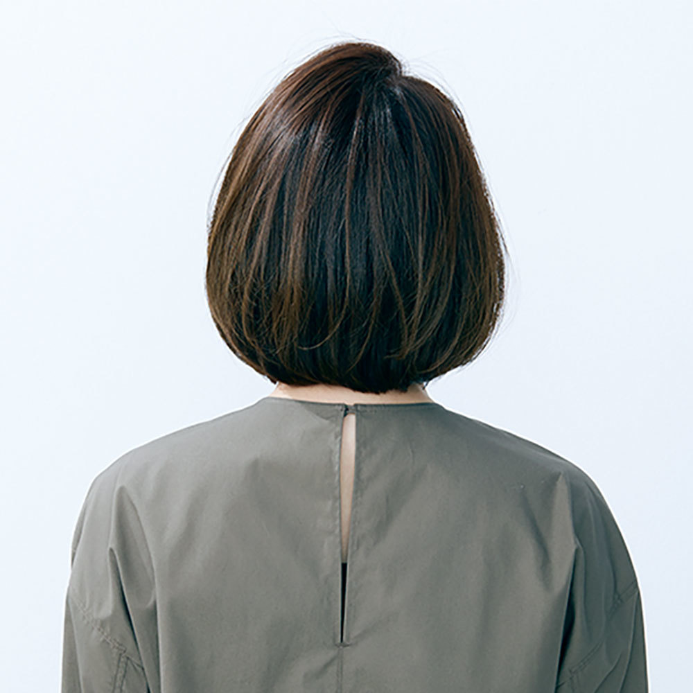 つぶれがちな大人のボブをトップの膨らみで華やかな印象に 40代のボブヘア ファッション誌marisol マリソル 40代をもっとキレイに 女っぷり上々 つぶれがちな大人のボブをトップの膨らみで華やかな印象に 40代のボブヘア ファッション誌marisol マリソル 40代をもっとキレイに 女っぷり上々