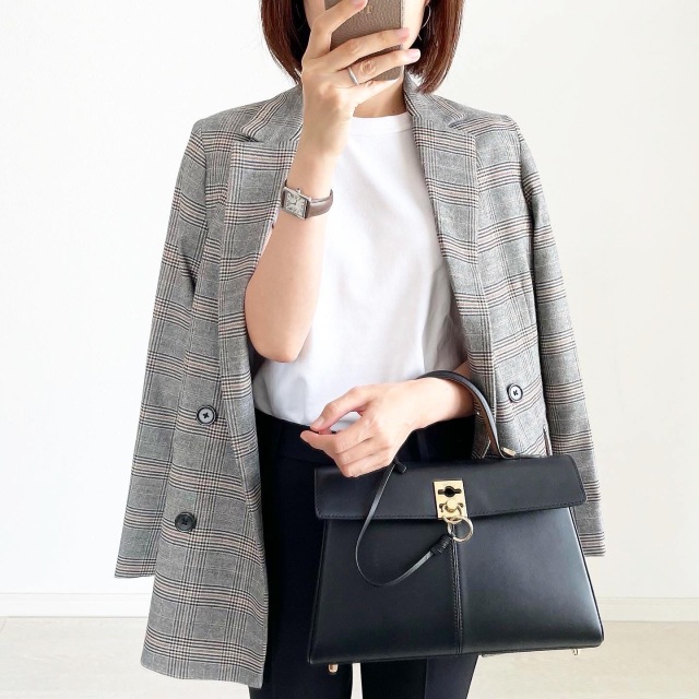 Gu秋物 メンズライクな今旬アイテム Tomomiyuコーデ ファッション誌marisol マリソル 40代をもっとキレイに 女っぷり上々