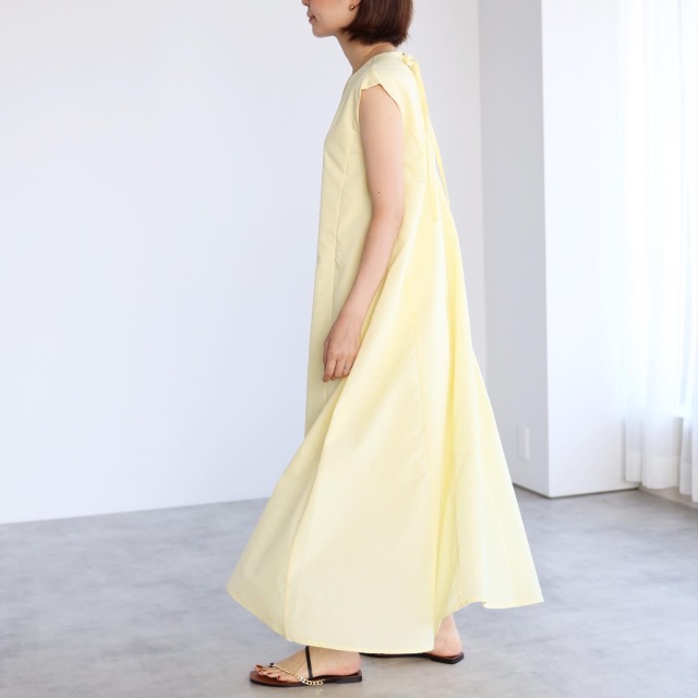 旬のバックリボン ノースリーブワンピース Tomomiyuコーデ ファッション誌marisol マリソル Online 40代をもっとキレイに 女っぷり上々 旬のバックリボン ノースリーブワンピース Tomomiyuコーデ ファッション誌marisol マリソル Online 40代をもっとキレイに 女っぷり上々