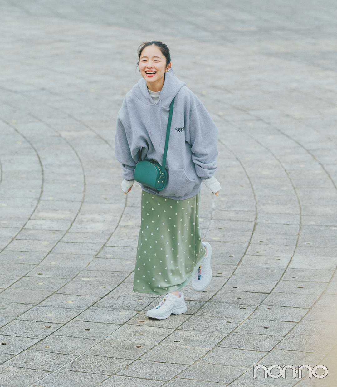 堀田真由のカジュアルなままで大人っぽくなれる5ルールモデルカット1-2