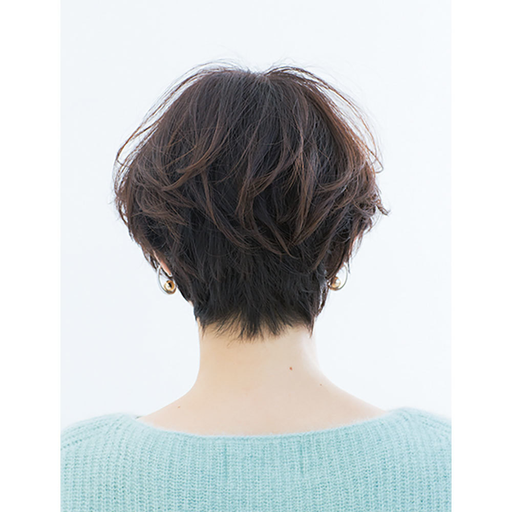 後ろから見た40代に似合う髪型 ヘアスタイル人気ランキング3位