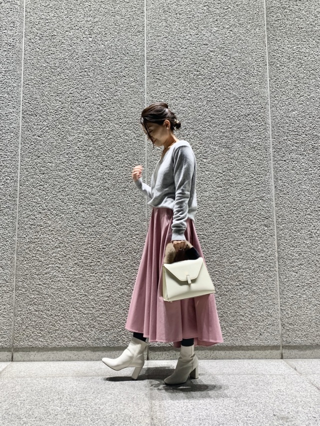 女子上がる大人ピンクのスカート _1_1