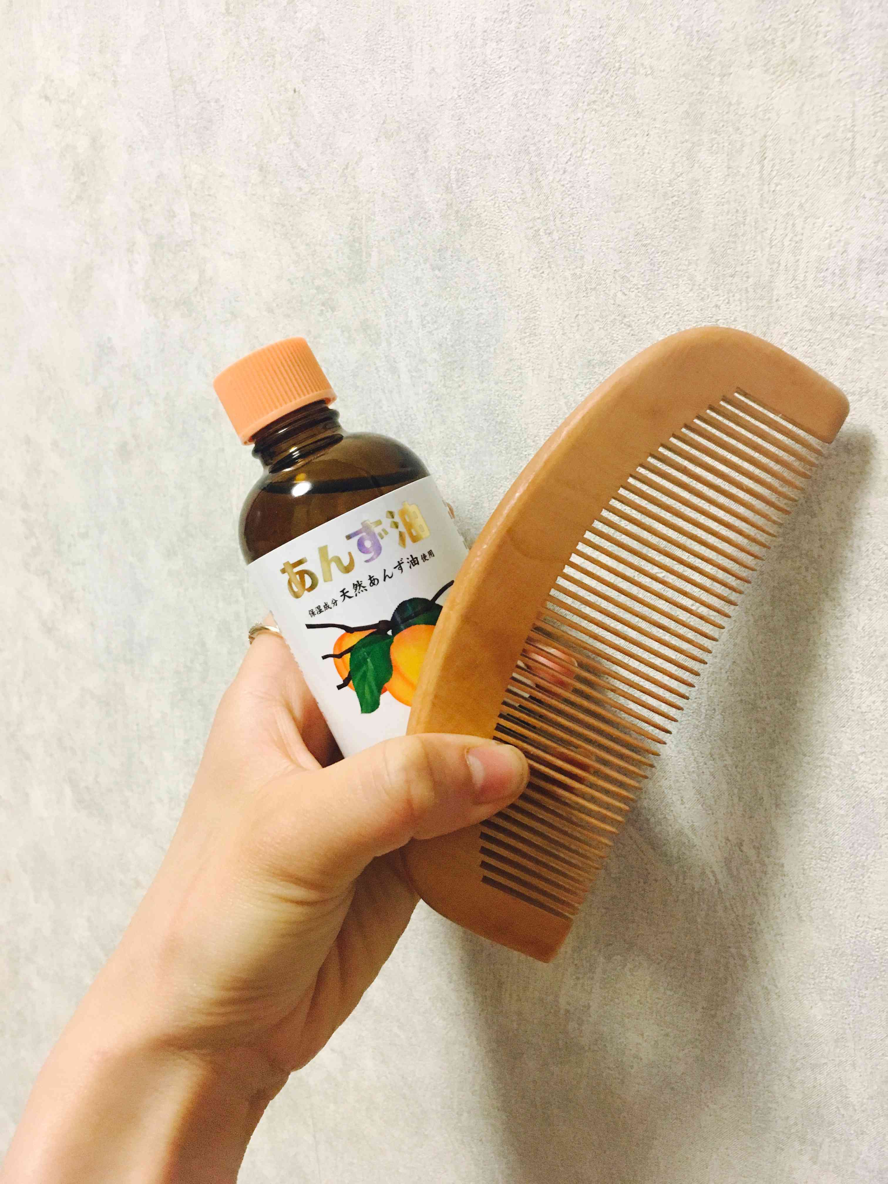 梳かすだけでヘアケアに あんず油で作る木櫛 Non No Web ファッション 美容 モデル情報を毎日お届け