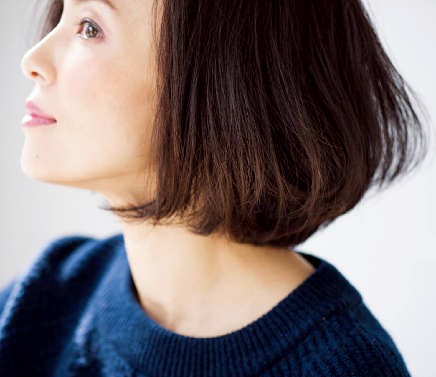 ベーシックなボブスタイルに今っぽさを。リフトアップ効果も!【40代のボブヘア】_1_3