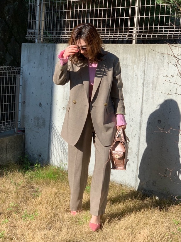 ベージュ×ピンクでアラフォー甘辛コーデ_1_3
