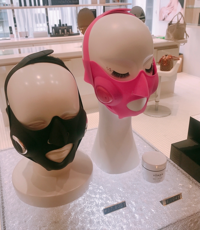 ヤーマンの銀座直営店のメディリフトのディスプレイ