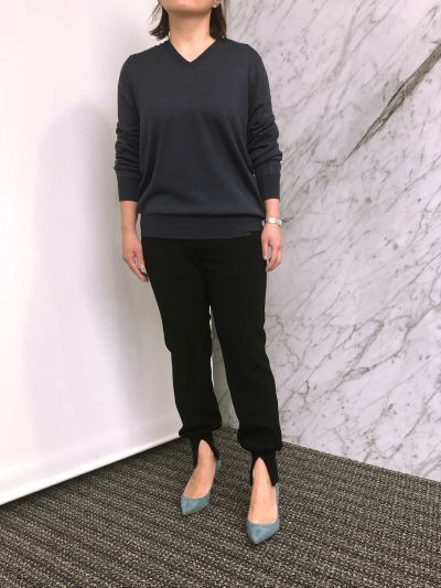 〈そのまま一枚で〉 モデル身長:155cm、ニットはサイズ4を着用