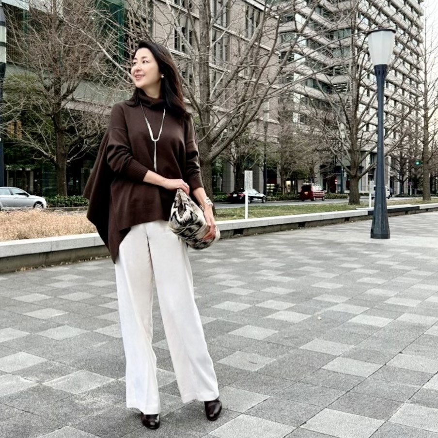 白パンツコーディネートで丸の内ランチへ 華組 松ヶ崎由紀子のブログ 華組ブログ Web Eclat