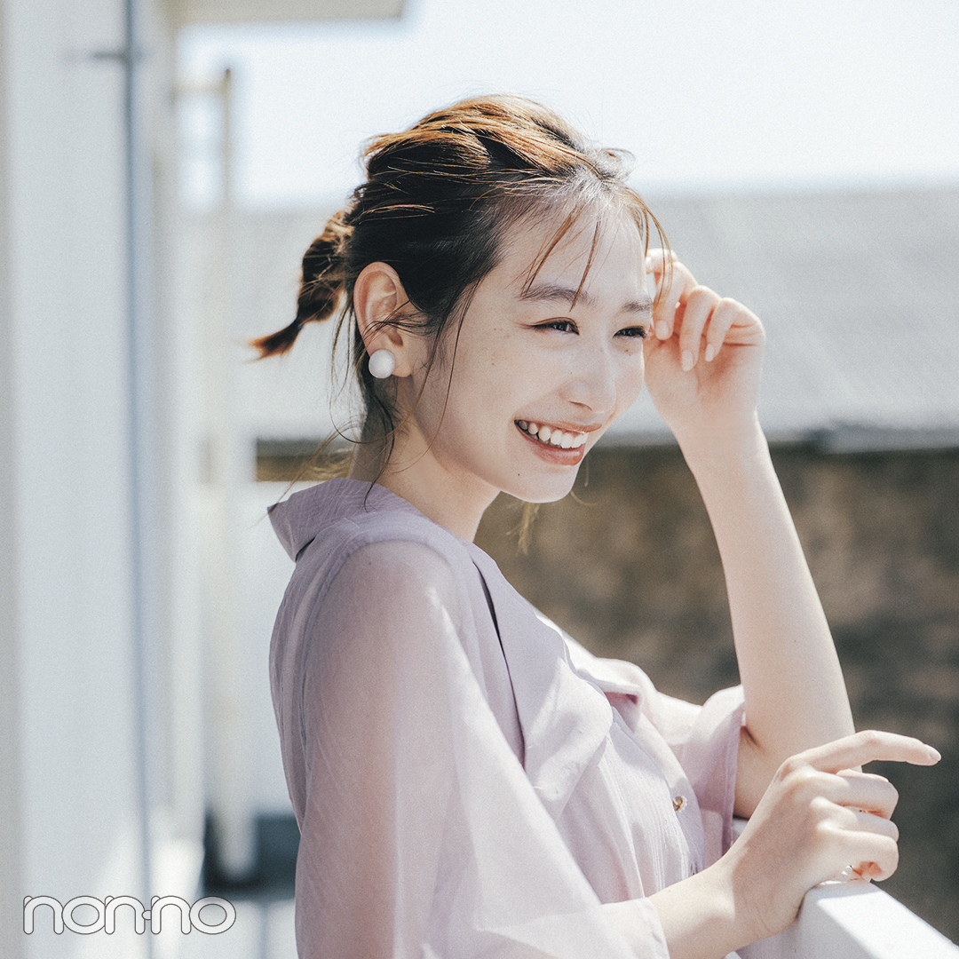 岡本夏美「三つ編みポニーヘアアレ」のモデルカット1
