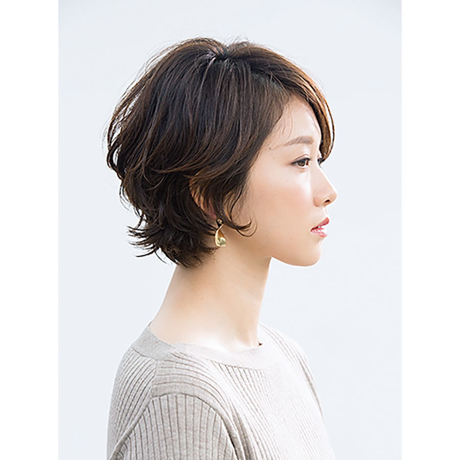 横から見た 40代人気髪型ショートヘアスタイル7位