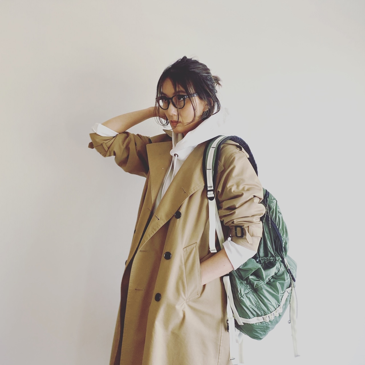 OLIVER PEOPLESの伊達メガネコーデ 坪田あさみさん