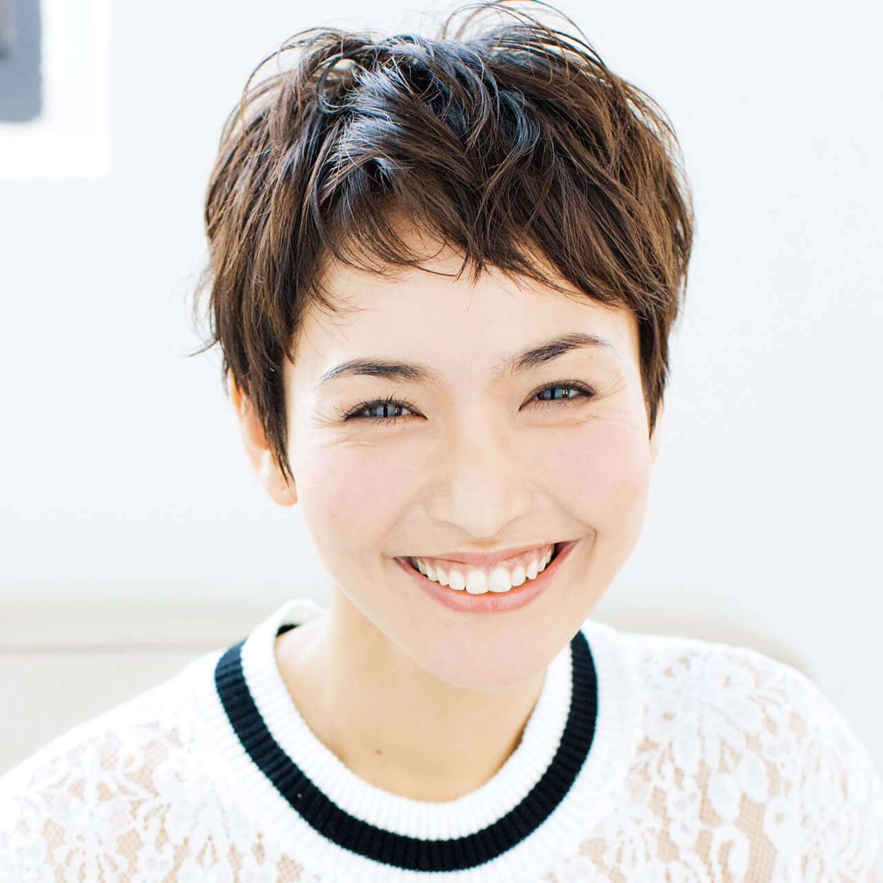クセ毛を生かしたベリーショートで女らしさアップ!【40代のショートヘア】_1_1